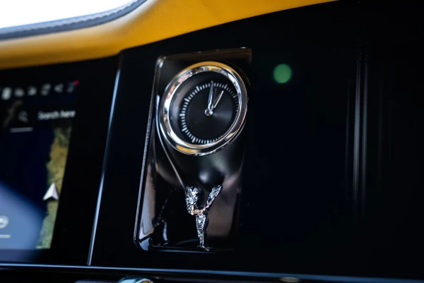  Beige Rolls Royce Cullinan Photo 10