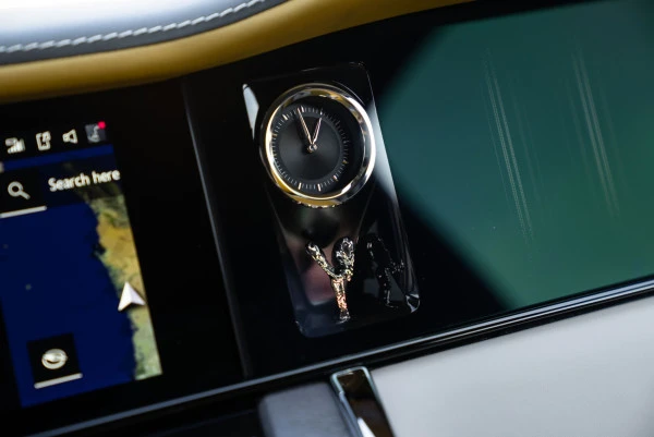  Beige Rolls Royce Cullinan Photo 11