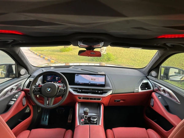  Schwarz BMW XM Photo 4