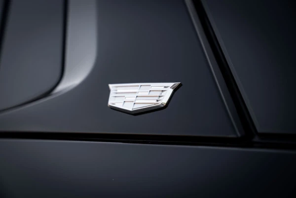  Black Cadillac Escalade Photo 5