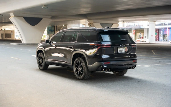  Schwarz Chevrolet Traverse Photo 5