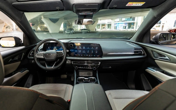  Schwarz Chevrolet Traverse Photo 12