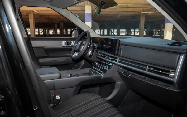  Black Hyundai Santa Fe Photo 9