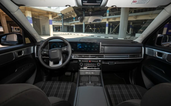  Black Hyundai Santa Fe Photo 11