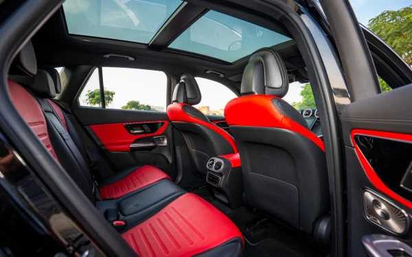  أسود مرسيدس GLC 200 SUV Photo 13