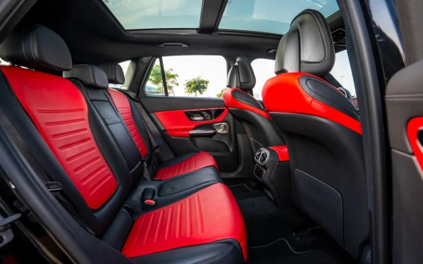  أسود مرسيدس GLC 200 SUV Photo 15