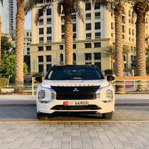  Белый Mitsubishi Outlander Photo 2