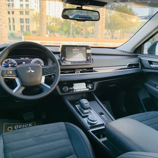  Белый Mitsubishi Outlander Photo 6