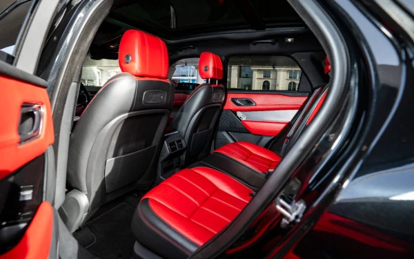  Schwarz Range Rover Velar Photo 17