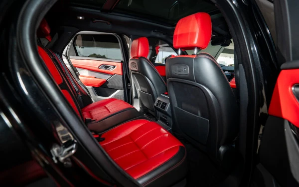  Schwarz Range Rover Velar Photo 18