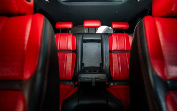  Schwarz Range Rover Velar Photo 25