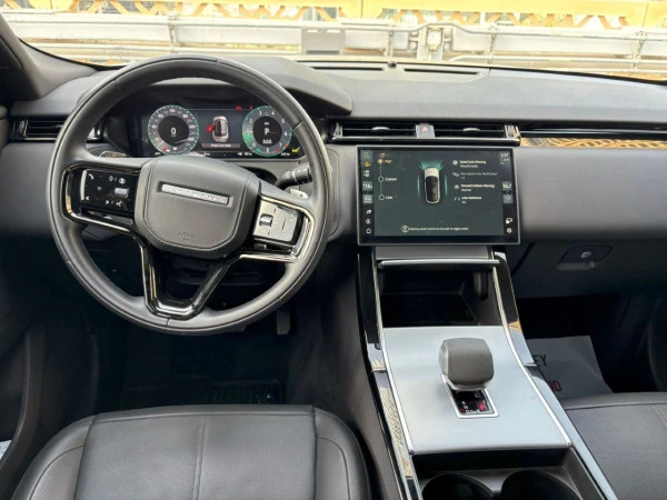  Schwarz Range Rover Velar Photo 5