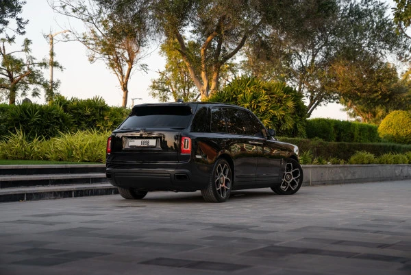  Schwarz Rolls Royce Cullinan Photo 4