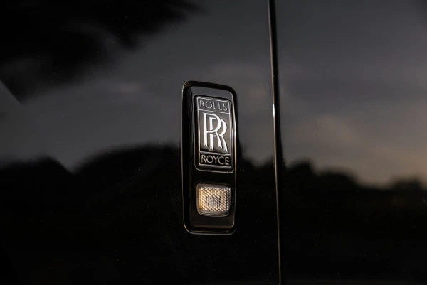  Schwarz Rolls Royce Cullinan Photo 5