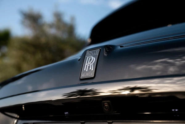  Schwarz Rolls Royce Cullinan Photo 6