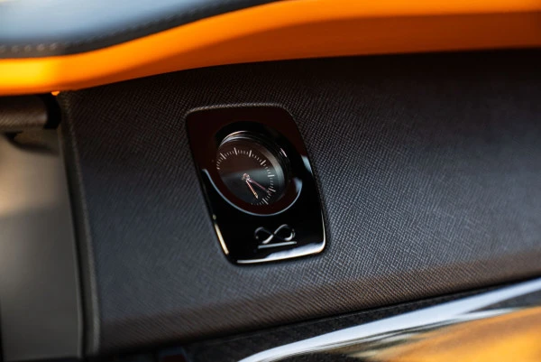  Schwarz Rolls Royce Cullinan Photo 22