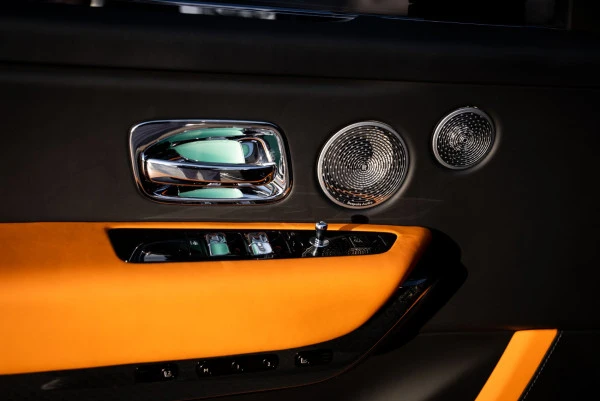  Schwarz Rolls Royce Cullinan Photo 24