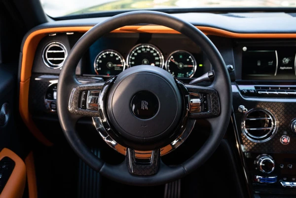  Schwarz Rolls Royce Cullinan Photo 27