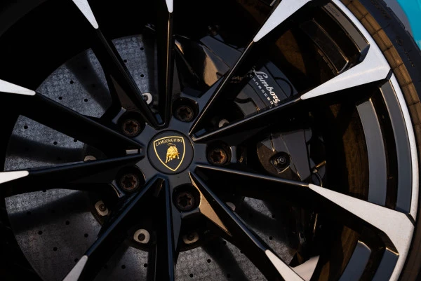  Blau Lamborghini Urus Photo 10