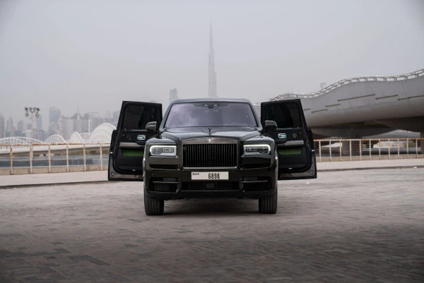  Grün Rolls Royce Cullinan Photo 5