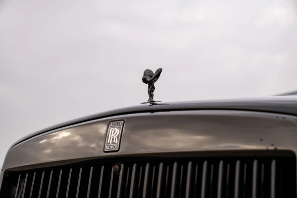  Grün Rolls Royce Cullinan Photo 18