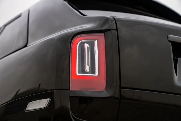  Grün Rolls Royce Cullinan Photo 22