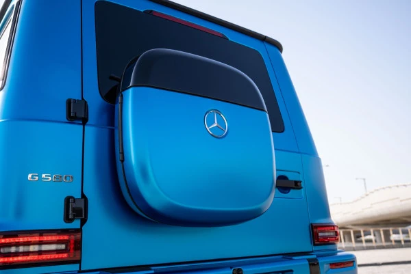  Серый Mercedes G 580 Photo 6