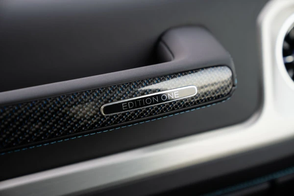  Серый Mercedes G 580 Photo 12