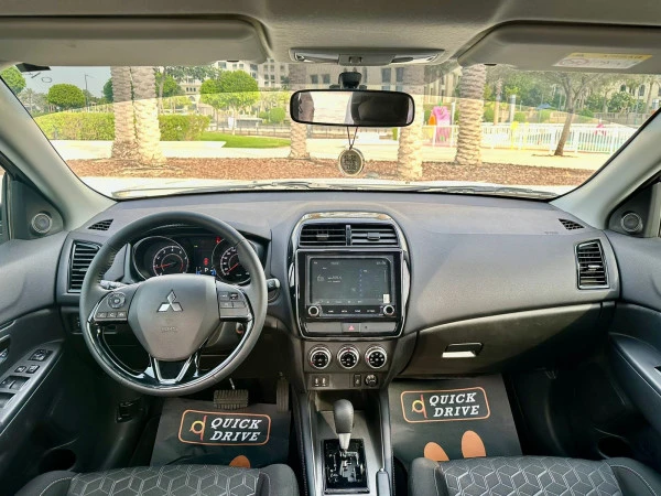  Белый Mitsubishi ASX Photo 6