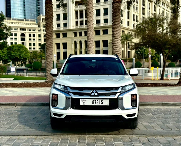  Белый Mitsubishi ASX Photo 7