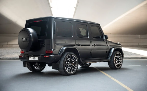  أسود لامع مرسيدس G63 AMG Photo 12