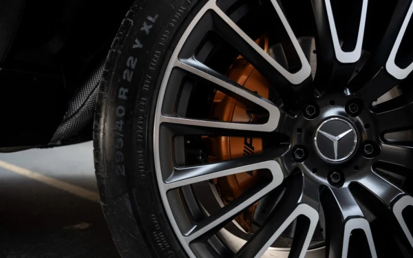  أسود لامع مرسيدس G63 AMG Photo 13