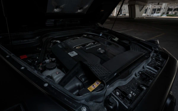  أسود لامع مرسيدس G63 AMG Photo 18