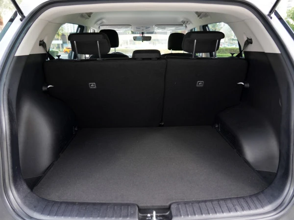  أبيض هيونداي كريتا Photo 4