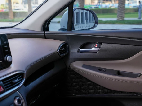  أبيض هيونداي سانتا في Photo 7