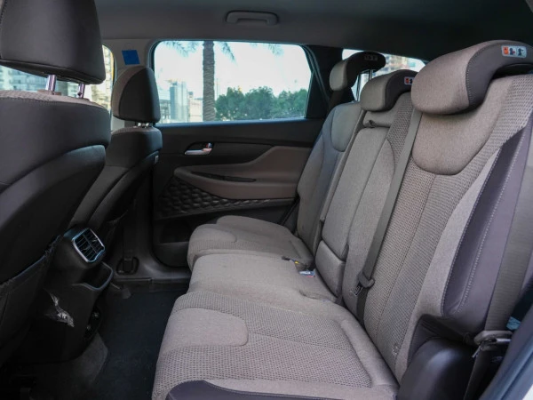  أبيض هيونداي سانتا في Photo 8