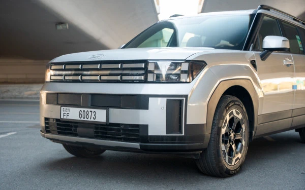  أبيض هيونداي سانتا في Photo 2