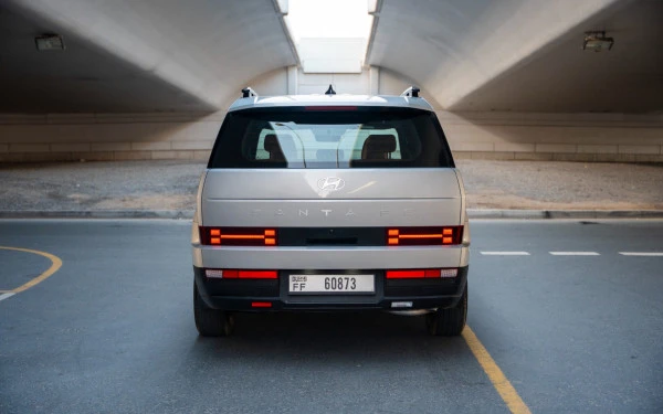  أبيض هيونداي سانتا في Photo 13