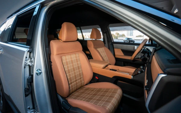  أبيض هيونداي سانتا في Photo 15