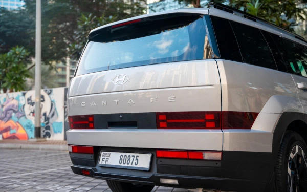  أبيض هيونداي سانتا في Photo 10