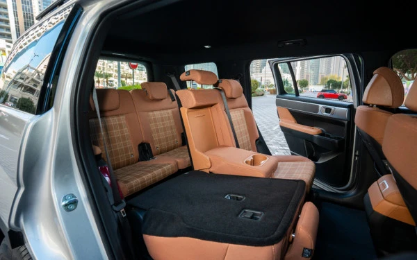  أبيض هيونداي سانتا في Photo 18