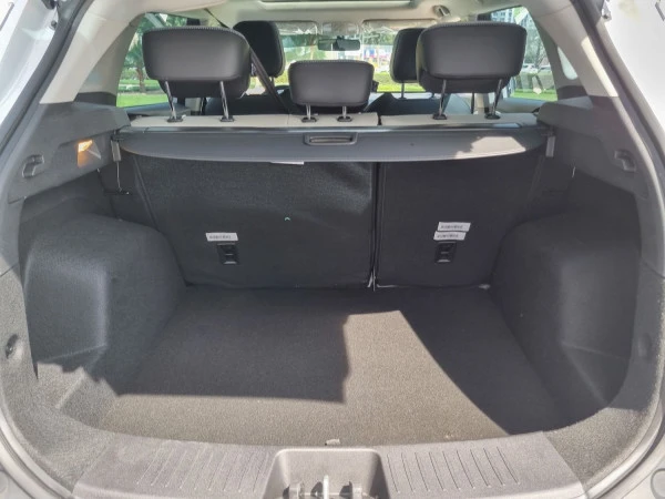  White JAC JS4 Photo 3