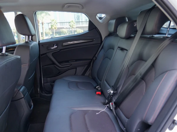  White JAC S3 Photo 10