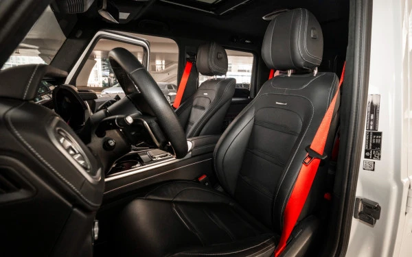  Белый Mercedes G63 AMG Photo 3