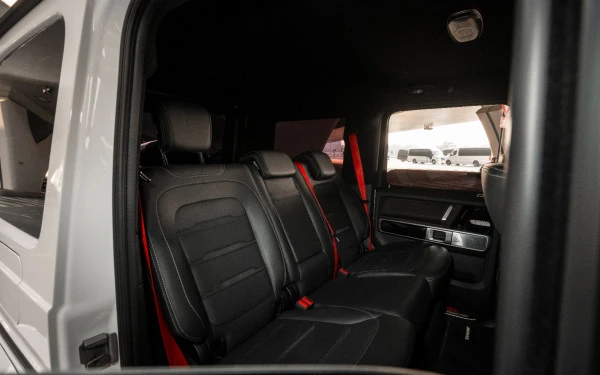  Белый Mercedes G63 AMG Photo 9