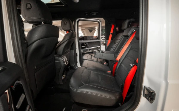  Белый Mercedes G63 AMG Photo 14