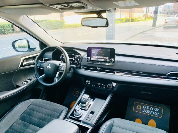  Белый Mitsubishi Outlander Photo 3