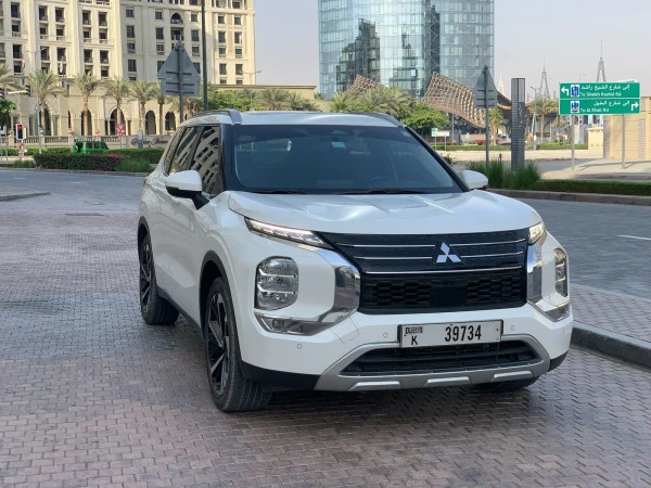  Белый Mitsubishi Outlander Photo 5