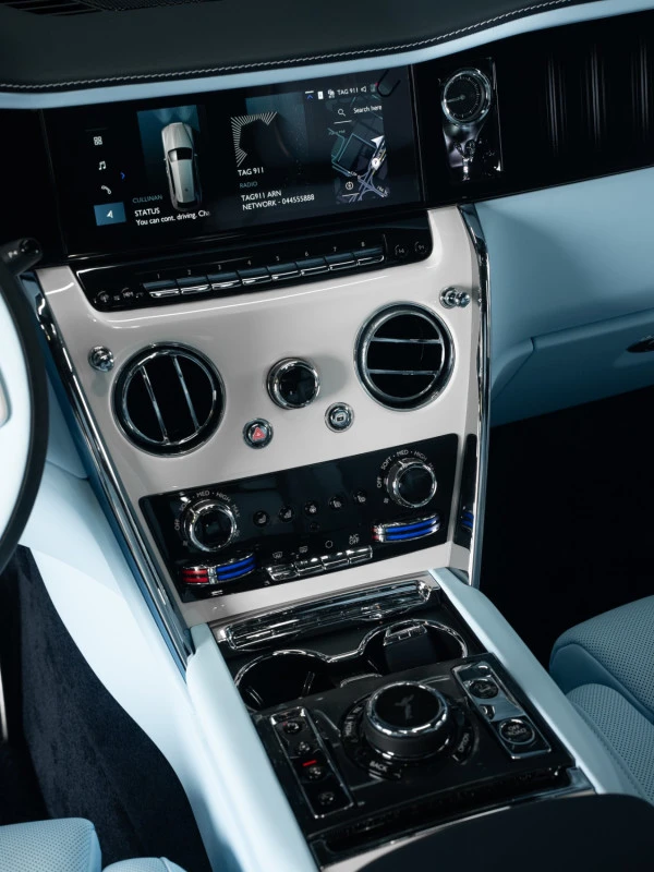  Weiß Rolls Royce Cullinan Photo 5