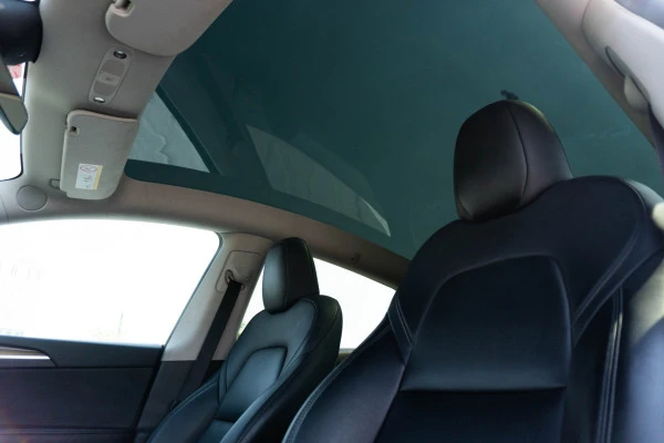  Weiß Tesla Model Y Long Range Photo 9